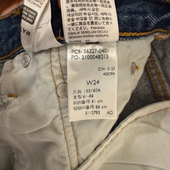 Levi's 501® Original Fit High-Rise Women's Jean Shorts - Picture 11 of 12